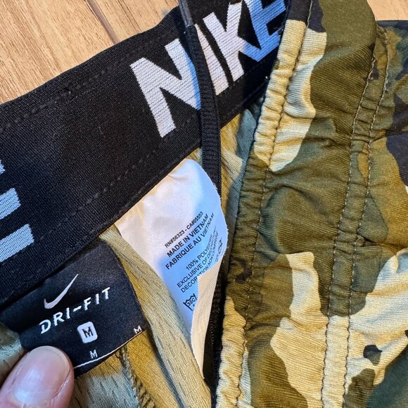 NIKE Dri-Fit Camouflage Shorts - Medium - Picture 2 of 2